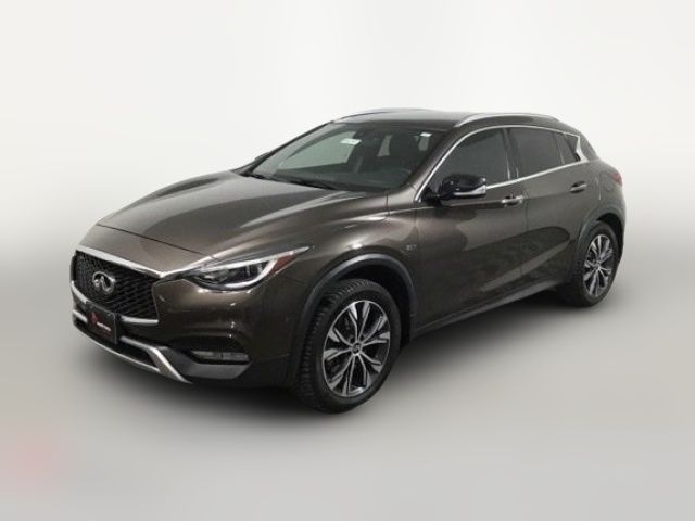 2017 INFINITI QX30 Premium