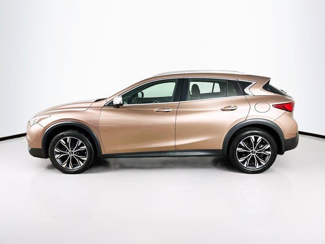 2017 INFINITI QX30 Premium