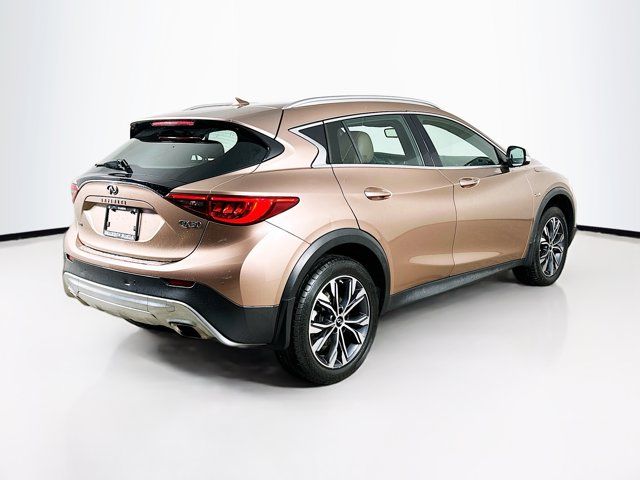 2017 INFINITI QX30 Premium