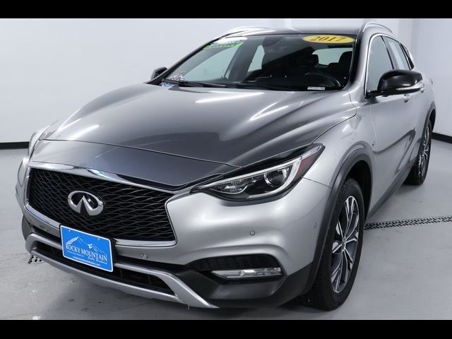 2017 INFINITI QX30 Premium