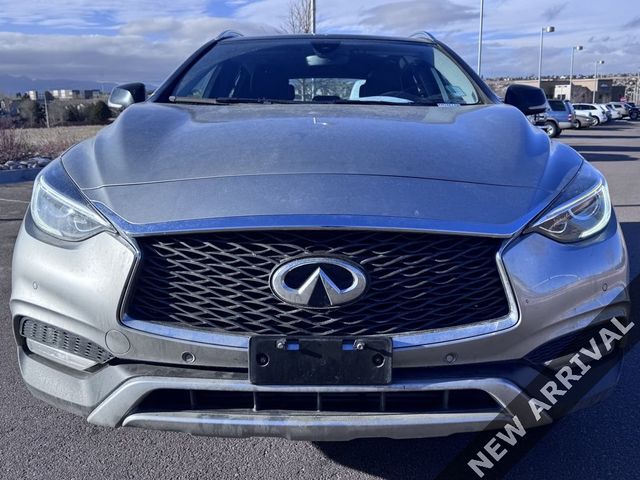 2017 INFINITI QX30 Premium