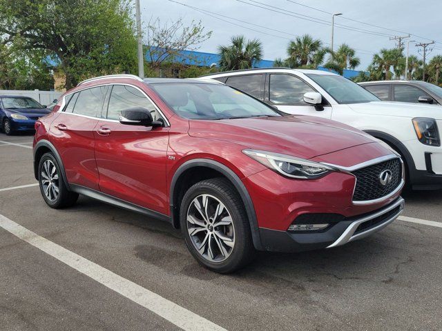 2017 INFINITI QX30 Premium