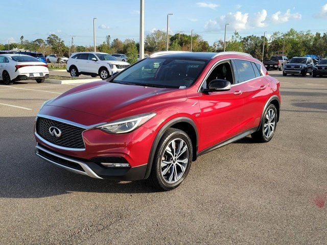 2017 INFINITI QX30 Premium