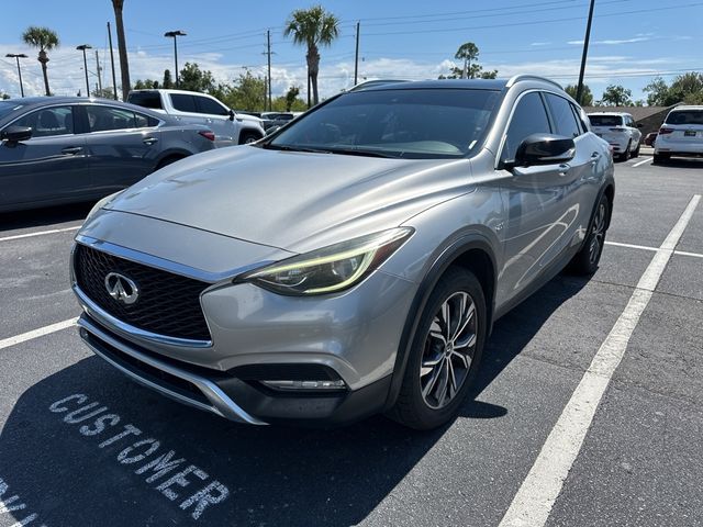 2017 INFINITI QX30 Premium