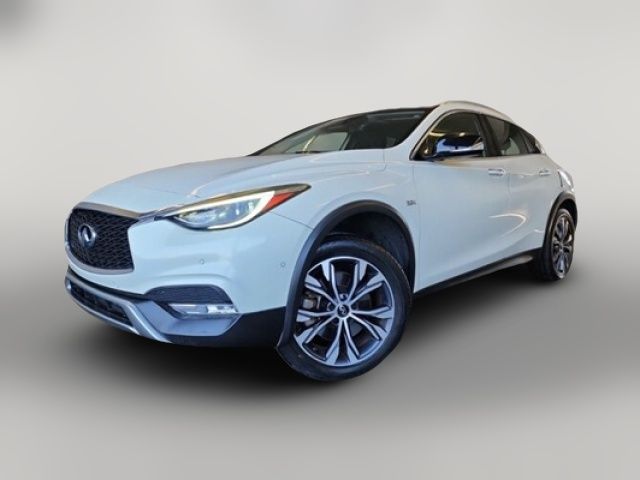 2017 INFINITI QX30 Premium