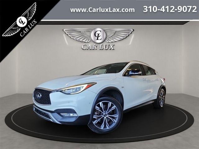 2017 INFINITI QX30 Premium