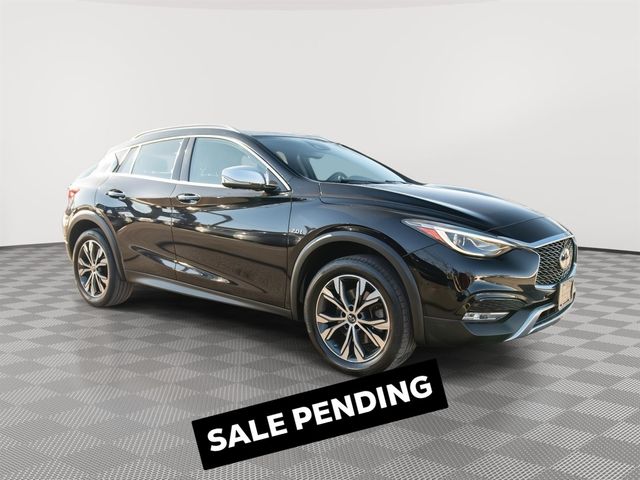 2017 INFINITI QX30 Premium