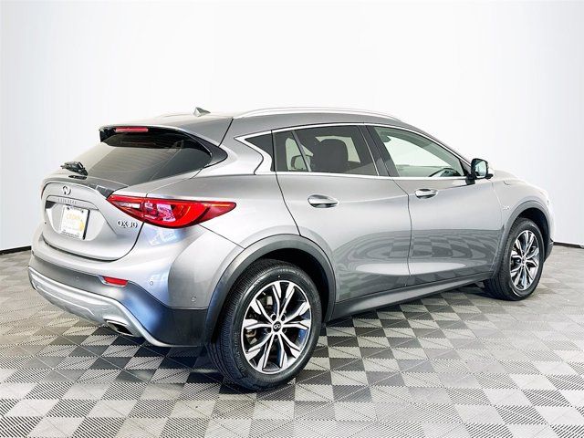 2017 INFINITI QX30 Premium