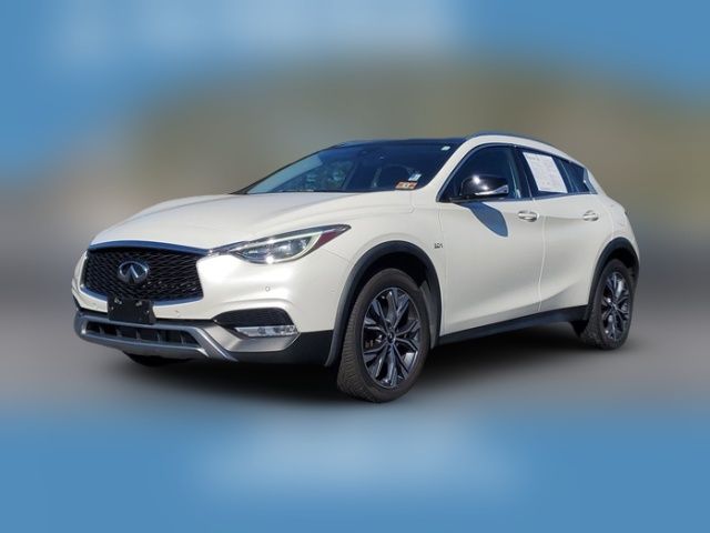 2017 INFINITI QX30 Premium