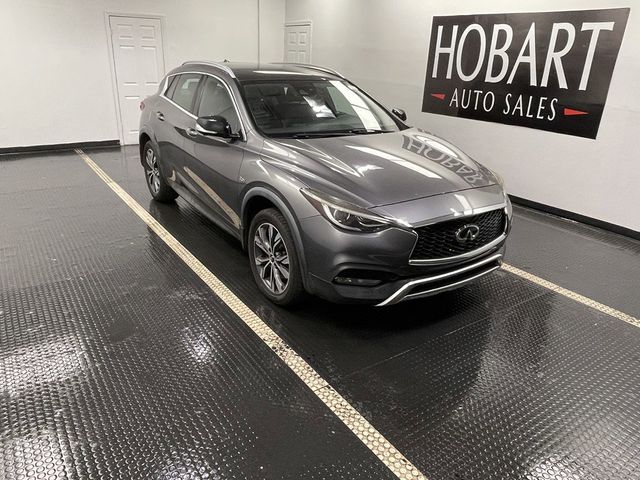 2017 INFINITI QX30 Premium