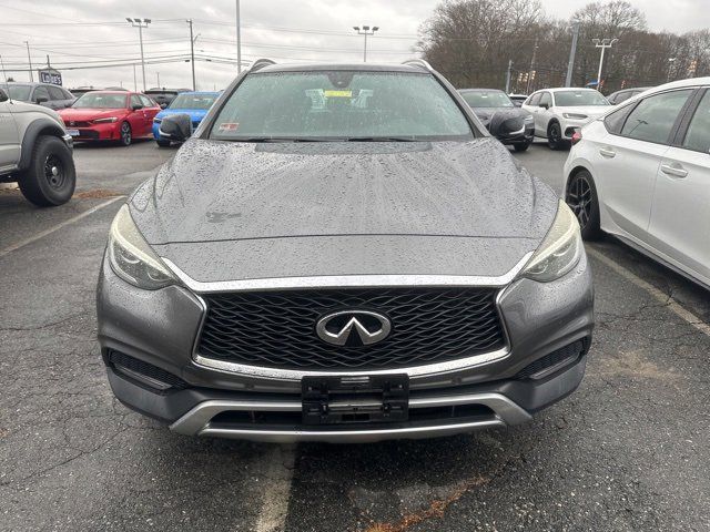 2017 INFINITI QX30 Premium