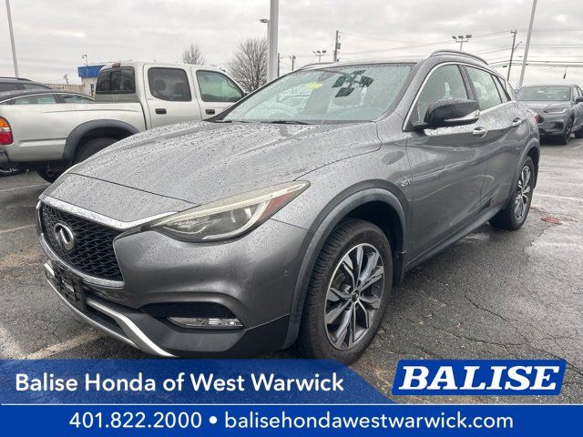 2017 INFINITI QX30 Premium