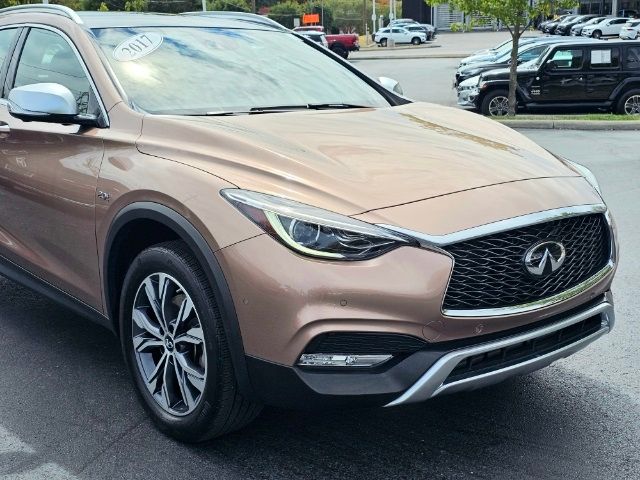 2017 INFINITI QX30 Premium