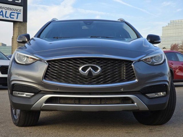 2017 INFINITI QX30 Premium