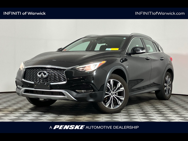 2017 INFINITI QX30 Premium