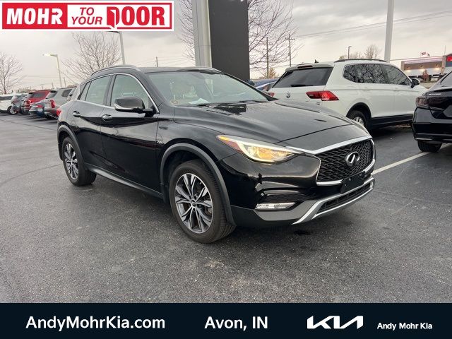 2017 INFINITI QX30 Premium