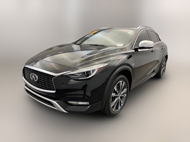 2017 INFINITI QX30 Premium