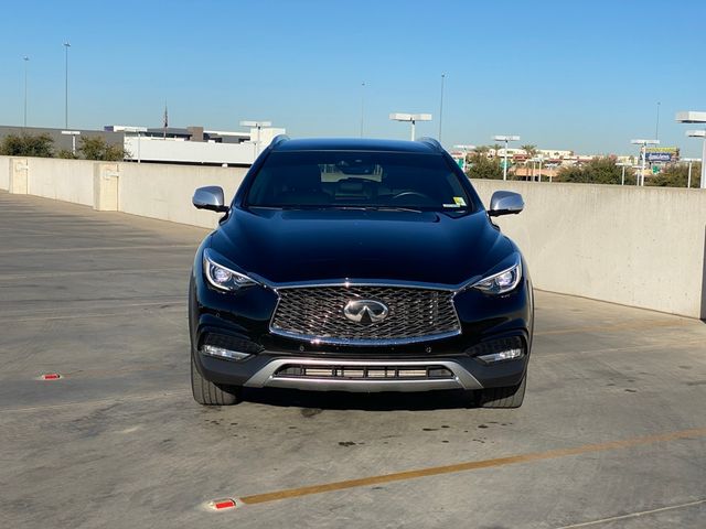 2017 INFINITI QX30 Premium