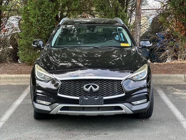 2017 INFINITI QX30 Premium