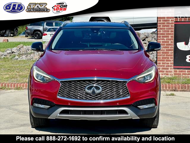 2017 INFINITI QX30 Premium