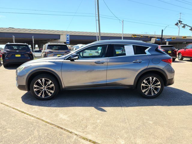2017 INFINITI QX30 Premium