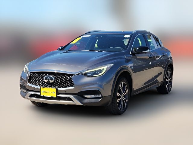 2017 INFINITI QX30 Premium