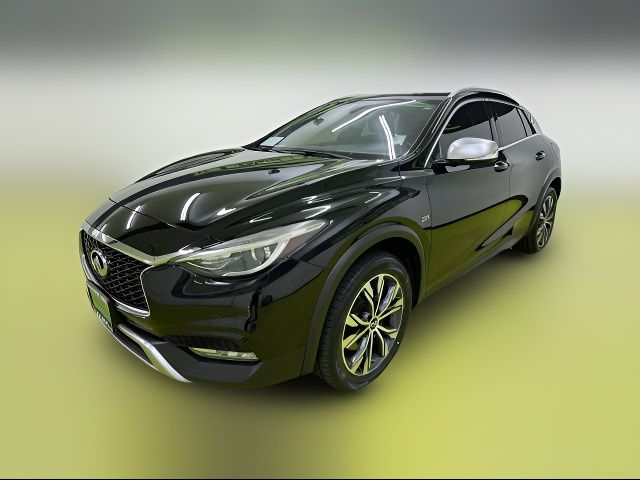 2017 INFINITI QX30 Premium