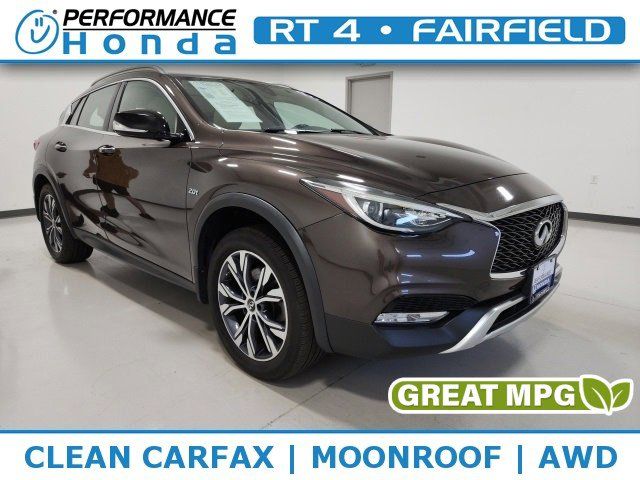 2017 INFINITI QX30 Premium