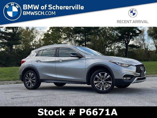 2017 INFINITI QX30 Premium