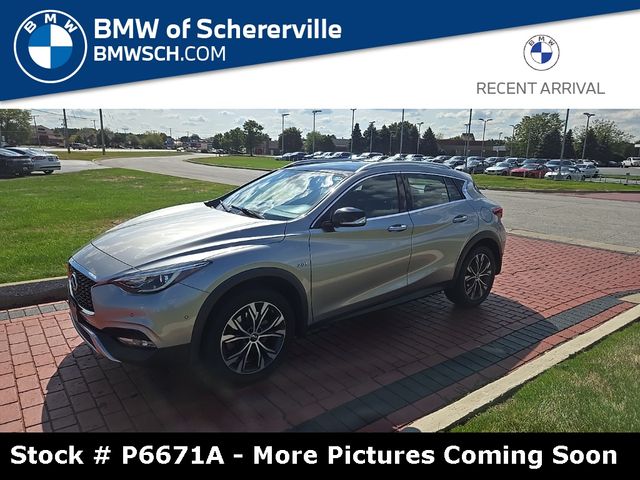 2017 INFINITI QX30 Premium