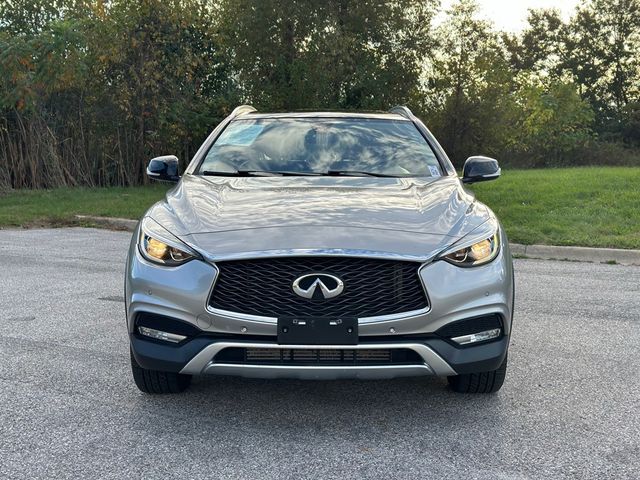 2017 INFINITI QX30 Premium