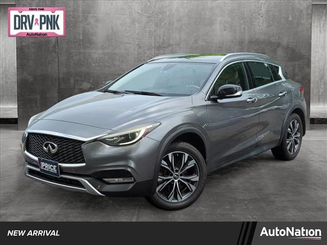 2017 INFINITI QX30 Premium