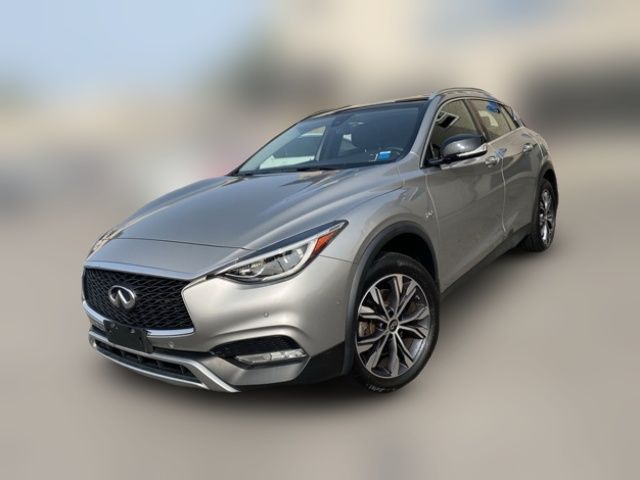 2017 INFINITI QX30 Premium