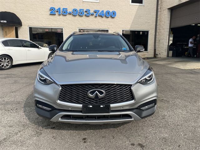 2017 INFINITI QX30 Premium
