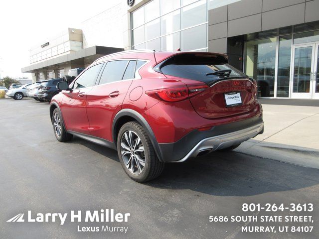 2017 INFINITI QX30 Premium