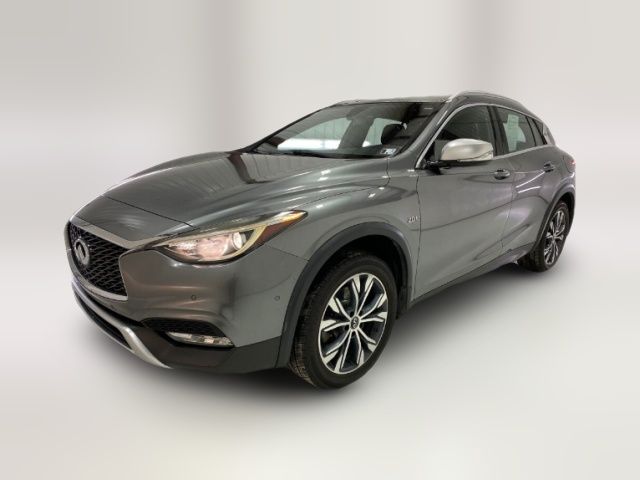 2017 INFINITI QX30 Premium