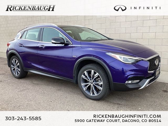 2017 INFINITI QX30 Premium