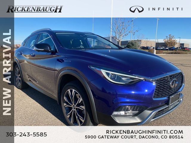 2017 INFINITI QX30 Premium