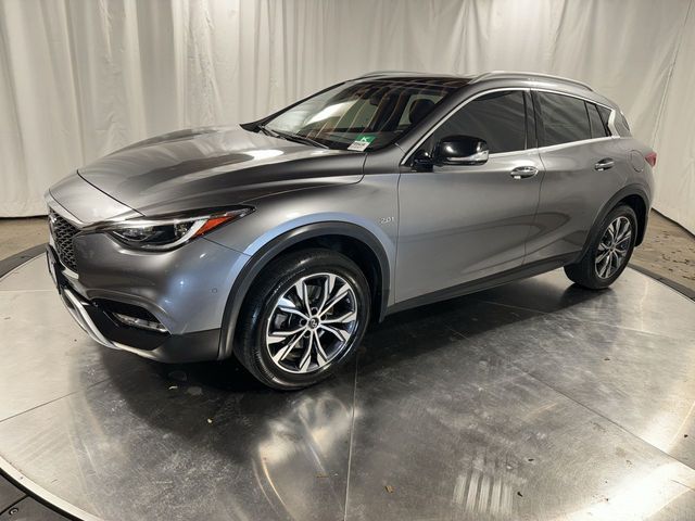 2017 INFINITI QX30 Premium