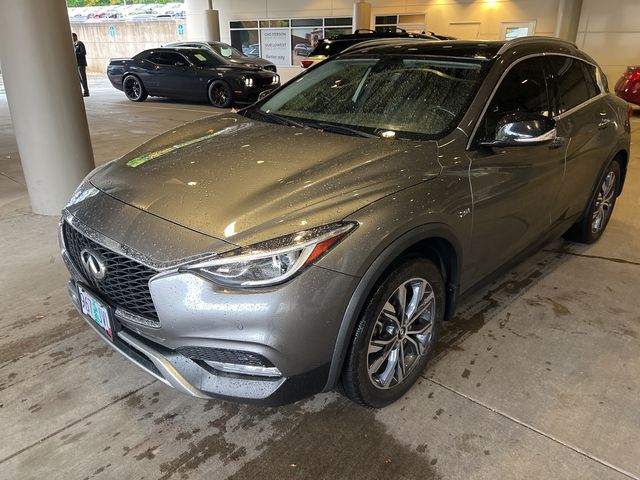 2017 INFINITI QX30 Premium