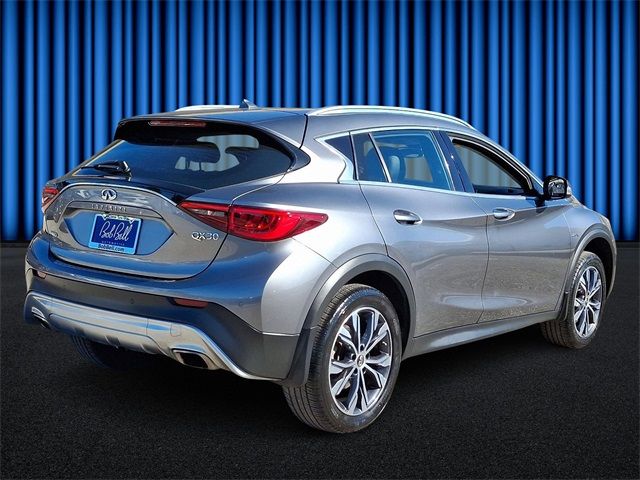 2017 INFINITI QX30 Premium