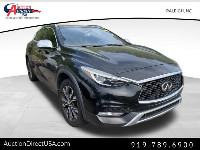 2017 INFINITI QX30 Premium