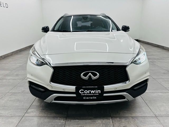 2017 INFINITI QX30 Premium