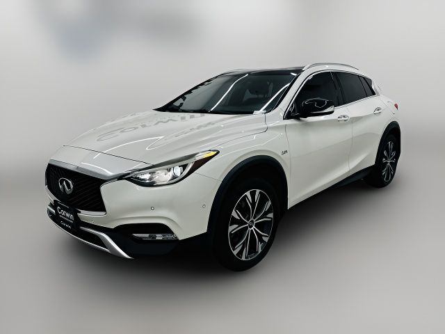 2017 INFINITI QX30 Premium