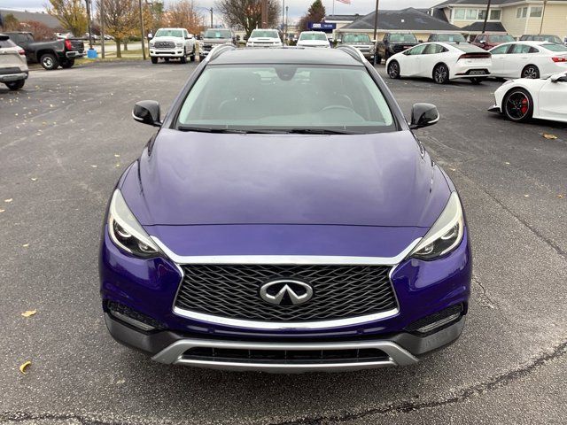 2017 INFINITI QX30 Premium