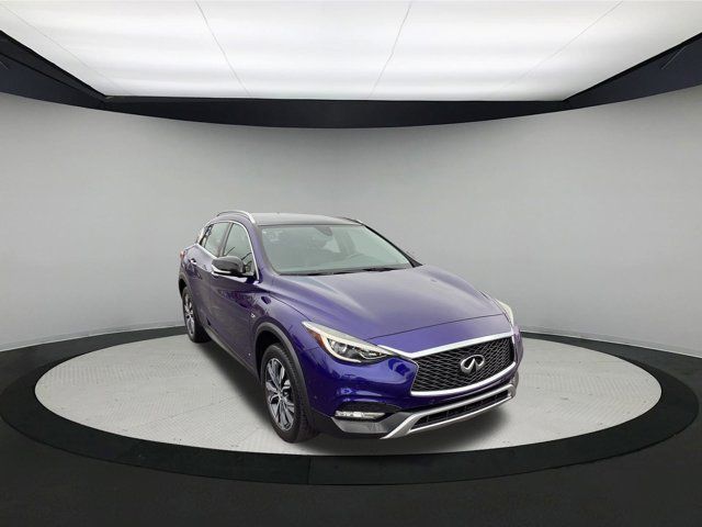 2017 INFINITI QX30 Premium