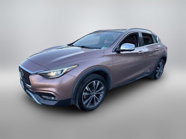 2017 INFINITI QX30 Premium