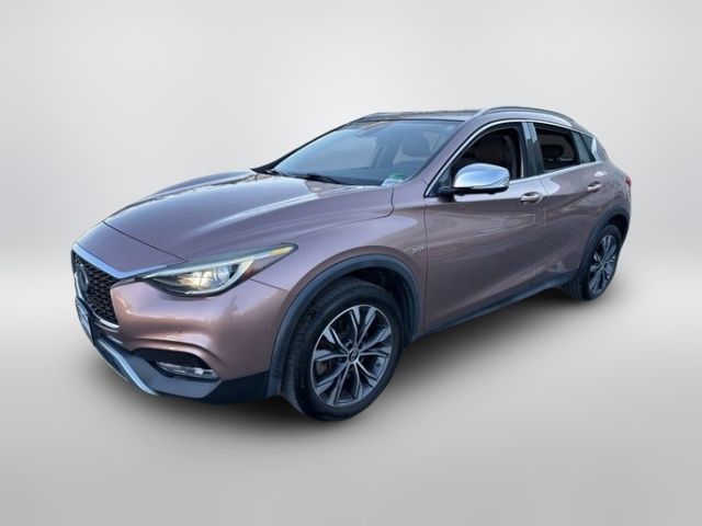 2017 INFINITI QX30 Premium