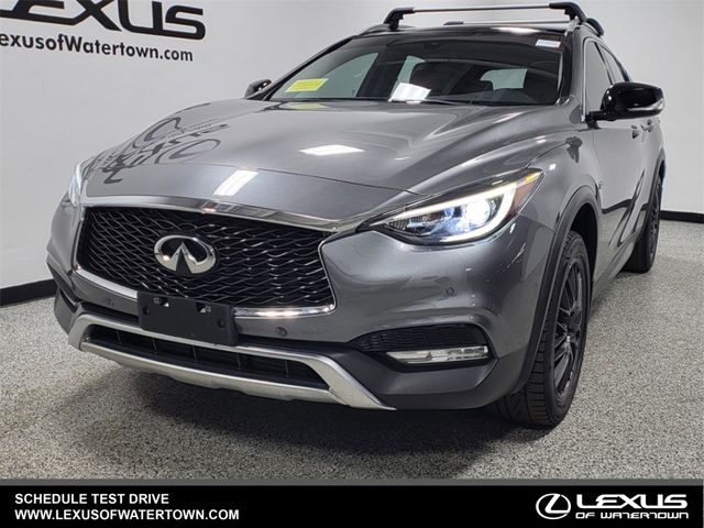 2017 INFINITI QX30 Premium