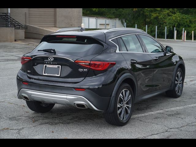 2017 INFINITI QX30 Premium